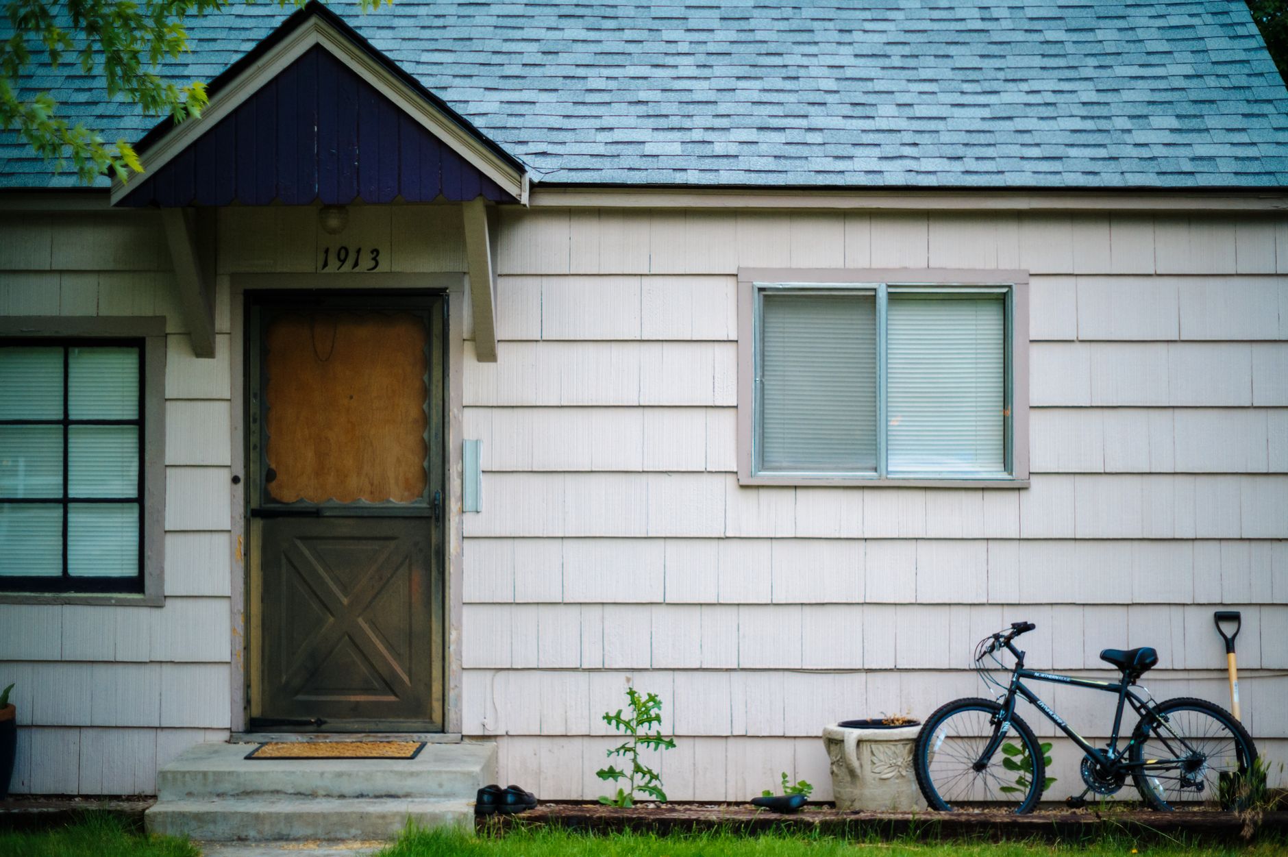 What a roofing website needs that a generic site does not